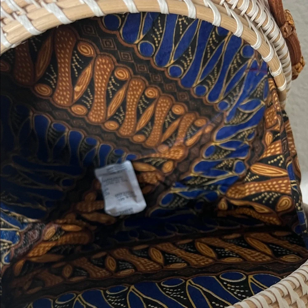 Naomi Savannah Round Woven Unicorn Crossbody Bag 25”arnd. the detail on unicorn😍 - Picture 6 of 8
